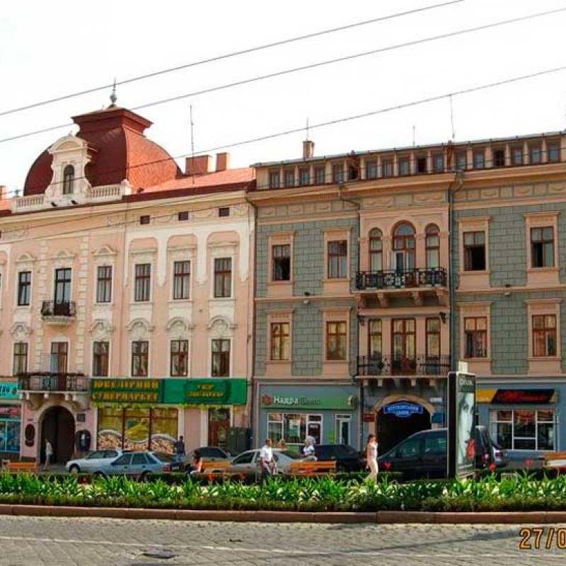 chernivtsi-tsentralna-ploshcha