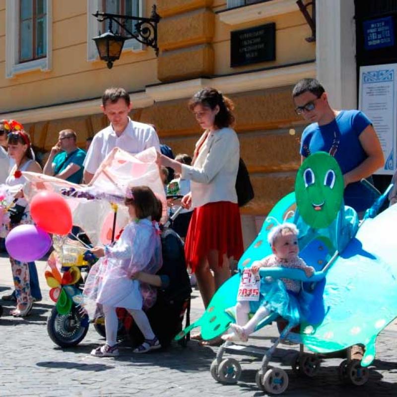 parad-vizochkiv-2015