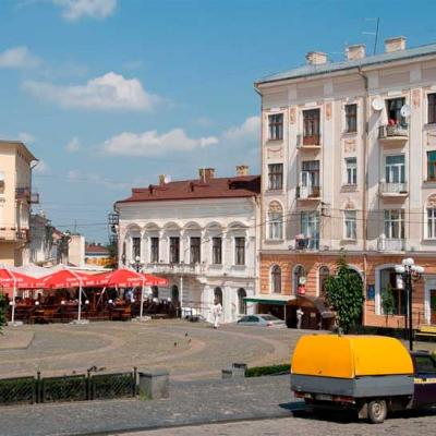 chernivtsi-ploshcha-filarmonii
